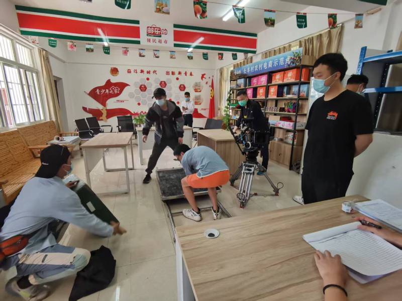 虹口区广告片拍摄公司：极简主义践行者，少即是多的视觉哲学
